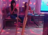 트와이스 지효x나연, 노래방에서 부르는 널 사랑하지 않아 (영상)