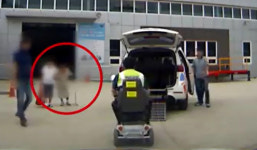 경찰관이 전동휠체어를 탄 이유 (영상)