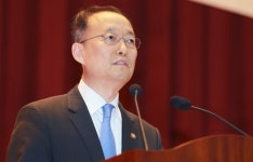 백운규 산업부장관 탈원전·탈석탄·신재생에너지 확대