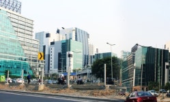 인도 신도시 구르가온, 삼성본관이 100여개 건설중 