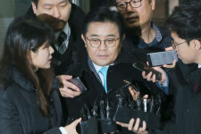 [종합] 전병헌 또 구속 기로…검찰, ‘GS홈쇼핑 등 뇌물’ 영장 재청구