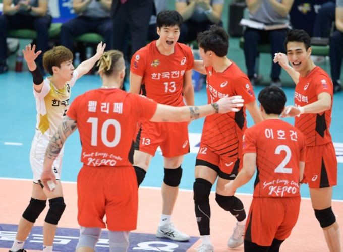 삼성화재, 한국전력 꺾고 3연패 탈출…막심의 21득점으로 승리 기여