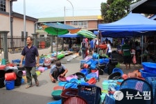 [르포] 100년 넘은 북보르네오 증기기차에서 즐기는 고풍스런 티핀 