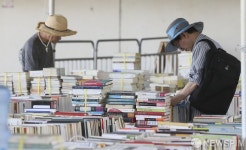 [사진] 마포대교 다리 밑 헌책방축제…한강에서 힐링~