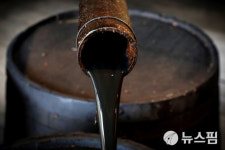 국제유가, 대이란 제재 베팅에 상승 