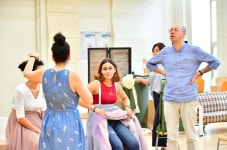 [종합] 오페라 코지 판 투테 젊은 감각으로 재탄생…가볍고 유쾌하다