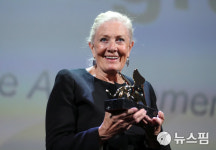 [사진] 바네사 레드그레이브, 제75회 베니스국제영화제 황금사자상 평생공로상 수상