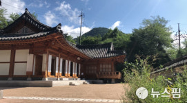 [영상] 한옥 도서관에서 사색에 빠지다