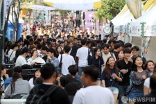 [사진] 제4회 신촌맥주축제 북적북적