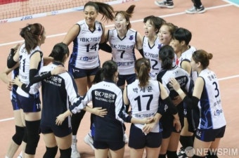 IBK기업은행, 흥국생명 꺾고 프로배구 1위 도약... 현대캐피탈도 1위