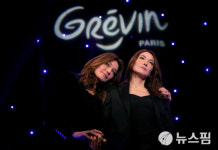 [사진] 가수 카를라 브루니의 밀랍인형 공개