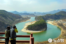 영월군 한반도지형 주차장 유료화 전환