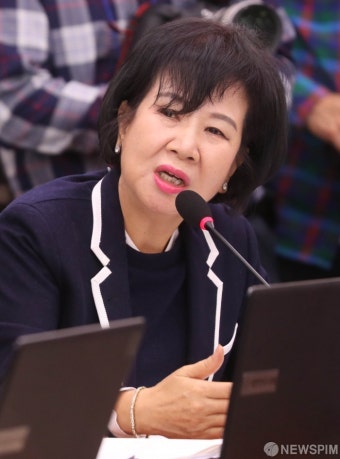 이준석 “민주당 ‘꼰대’ 가관...손혜원, 신재민 비하·조롱 수준이하”