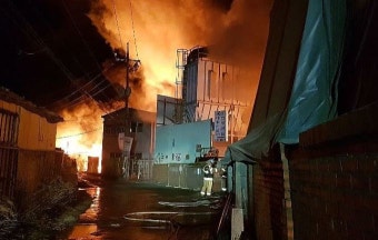 김포 대곶서 큰 불..가구공장 등 6개동 소실