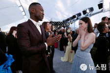 [사진] 마허샬라 알리·레이첼 브로스나한, 제25회 미국배우조합상 참석