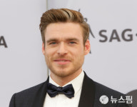 [사진] 리차드 매든, 제25회 미국배우조합상 참석