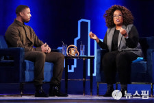 [사진] 오프라 윈프리와 인터뷰 하는 배우 마이클 B. 조던