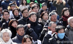 [사진] 고 김용균씨 영결식 참석한 여야 의원들