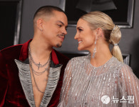 [사진] 에반 로스·애슐리 심슨, 제61회 그래미 어워드 참석