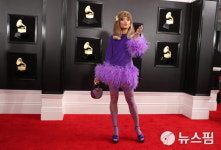 [사진] 안드라 데이, 제61회 그래미 어워드 참석