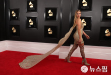 [사진] 렐레 폰즈,  제61회 그래미 어워드 참석