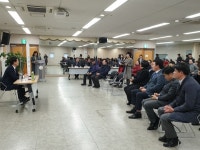 [사진] 병점2동 주민 발언을 경청하는 서철모 화성시장