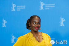 [사진] 베를린국제영화제 포토콜 참석한 에이사 마이가