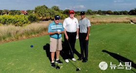 ‘골프광’ 트럼프, 백악관에 최신식 스크린 골프장 설치 