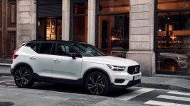 볼보코리아 “XC40 물량 2천대 확보”…출고대기 6개월 
