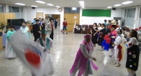 동해시 특색있는 문화교실에 주민들 호평…서각·장수춤·연극 등 다양