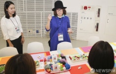 [사진] 핀란드데이에서 체험하는 캔디 플레이 워크숍