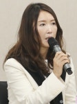 [사진] 인사말 하는 김경란 이사장