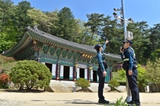 [사진] 강원경찰, 석가탄신일 사찰 주변 특별방범활동 전개