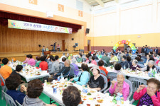 [사진]강릉 송정동, 어버이날 기념 어르신 큰잔치 개최