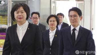 [사진] '빈소 향하는 정의당 이정미-윤소하 대표'