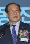 [사진] 축사하는 이재화 한국의료기기공업협동조합 이사장