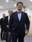 [사진] 초청간담회 참석하는 김연철 장관