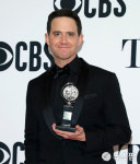 [사진] 토니상 시상식서 뮤지컬 남우주연상 거머쥔 산티노 폰타나