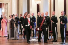 [사진] 국빈만찬장  입장하는  문대통령