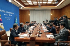 [사진] 반부패정책협의회 주재하는 문대통령