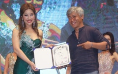 [사진] 탤런트 상 수여하는 탤런트 박호산