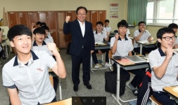 김석준 부산교육감, 수능시험 D-100일 수험생 격려