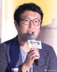 [사진] 인사말 하는 김주호 감독