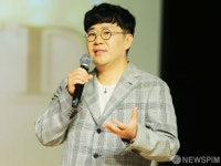 [사진] 인사말 하는 조영수 작곡가