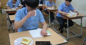 부산 금정전자공고, 선생님이 직접 구운 사랑의 아침빵 행사