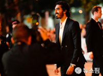 [사진] 토론토국제영화제 온 배우 데브 파텔