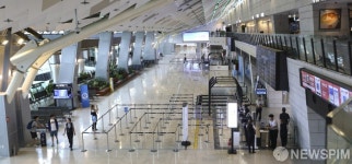 [사진] 태풍 '링링'으로 한산한 김포공항