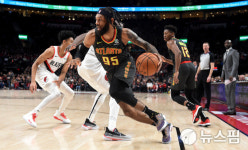 [사진] NBA 릴라드 30득점 포틀랜드, 애틀랜타 꺾고 4연패 탈출