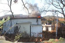 영동군 황간면 주택서 불…태양광발전시설서 화재 추정