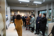 프랑스 루브르박물관 사람들, 전주 전통한지에 반하다